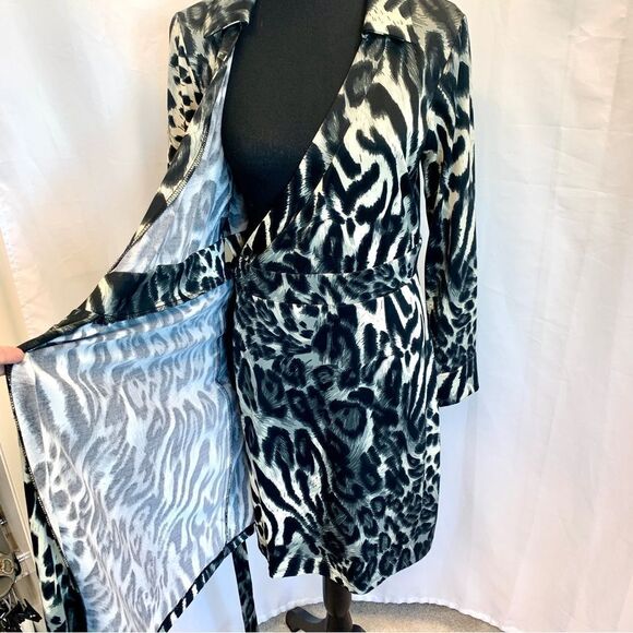 Femme de carriere leopard wrap dress Sz M Black gray white - Picture 5 of 11